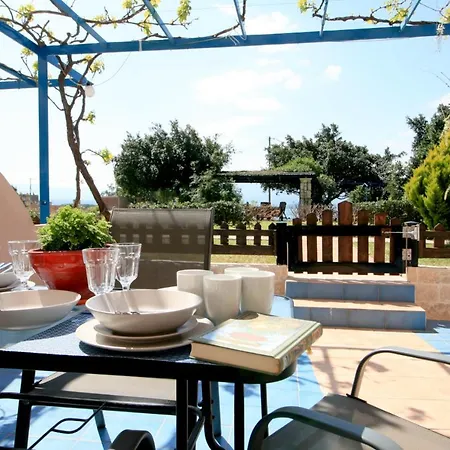 Seaside, Relaxing Family House With Playground! Lavrys 4 Marathi (Crete)